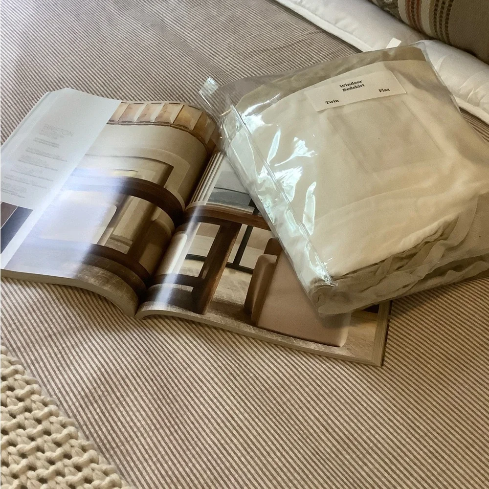 Restoration hardware bedskirt❤️❤️❤️❤️